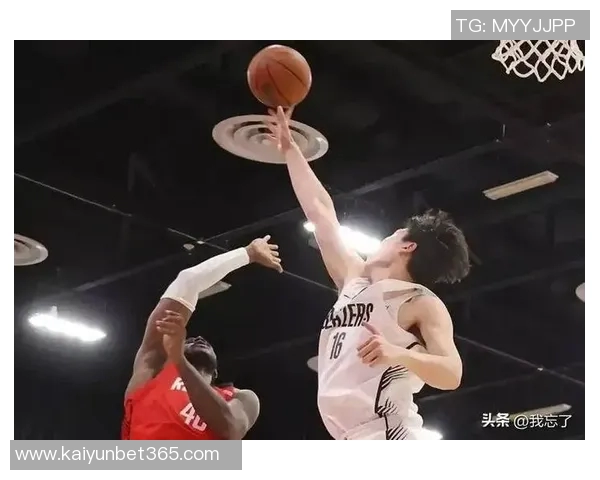 杨瀚森首秀遭隔扣五分钟教练称这是他成长的重要起点 杨瀚森首秀遭隔扣五分钟教练称这是他成长的重要起点