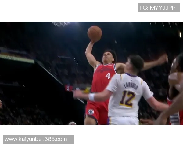 桑德斯50号秀表现惊艳15投8中砍下全场最高25分助球队获胜