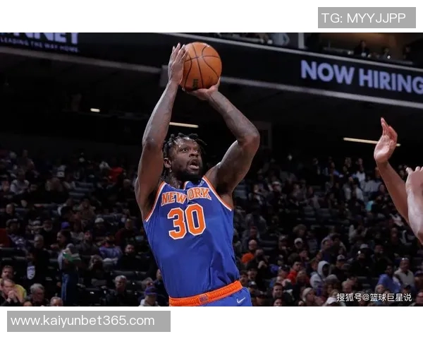 兰德尔表现低迷全场仅得15分下半场手感冰凉加时赛无所作为 兰德尔表现低迷全场仅得15分下半场手感冰凉加时赛无所作为