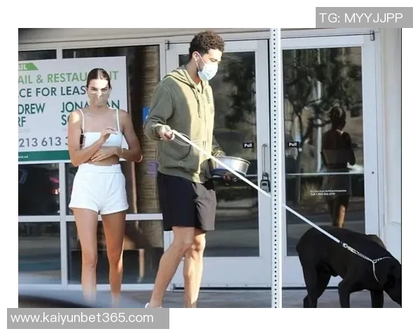 尼克斯传奇球星称赞布克射术出众但卡戴珊家族才是他成名的关键因素